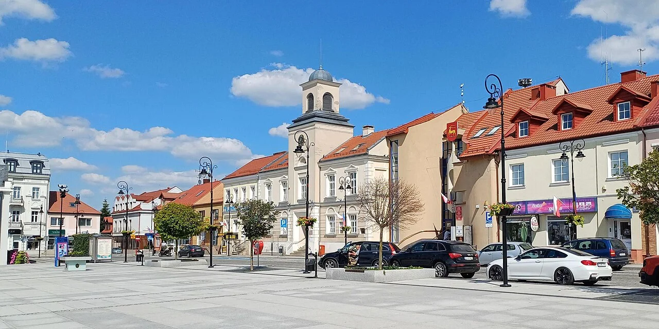 Stary Rynek i ratusz w Łomży