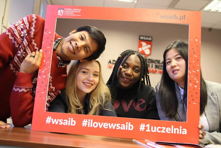 Wyższa Szkoła Administracji i Biznesu im. Eugeniusza Kwiatkowskiego WSAiB — materiał ilustracyjny