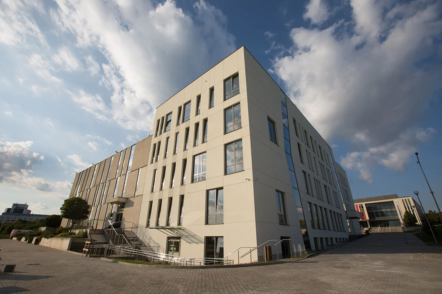 Uniwersytet Jana Kochanowskiego w Kielcach - Filia w Sandomierzu UJK — materiał ilustracyjny