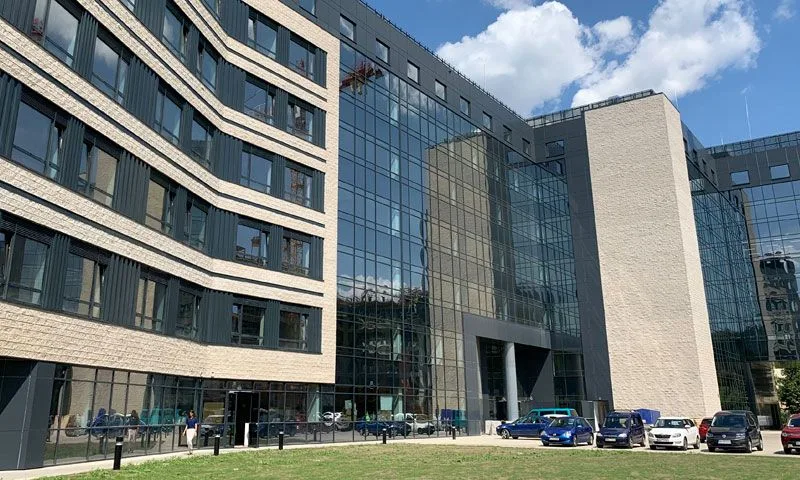Uniwersytet VIZJA w Warszawie — materiał ilustracyjny