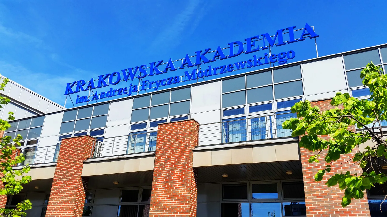 Uniwersytet Andrzeja Frycza Modrzewskiego w Krakowie — materiał ilustracyjny