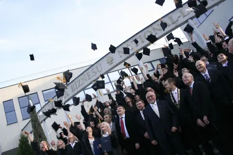 Wyższa Szkoła Biznesu - National Louis University WSB-NLU — zdjęcie z galerii
