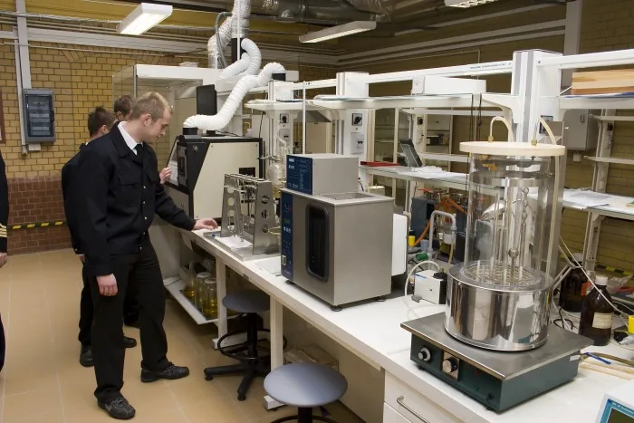 Zajęcia w laboratorium uczelni