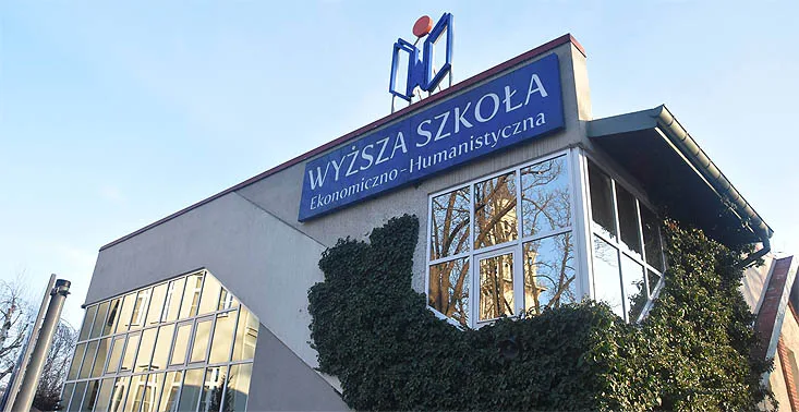 Wyższa Szkoła Ekonomiczno- Humanistyczna — materiał ilustracyjny
