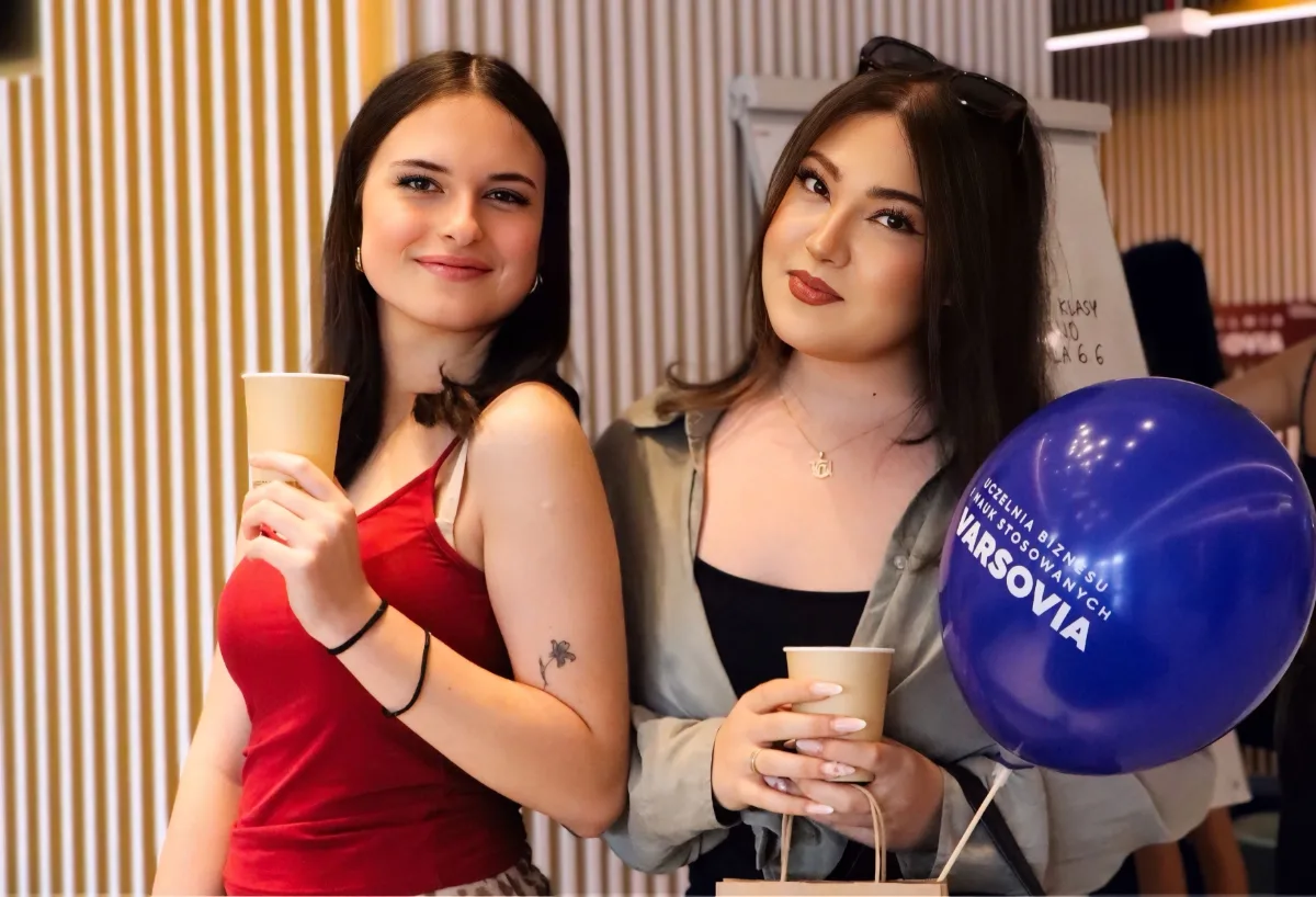 Uczelnia Biznesu i Nauk Stosowanych VARSOVIA — materiał ilustracyjny