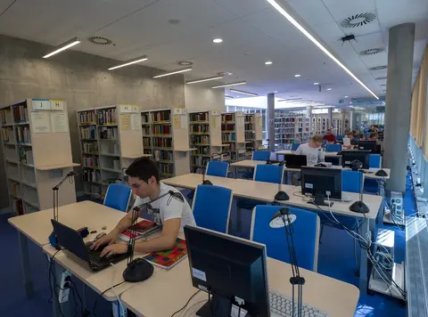 Czytelnia w Bibliotece Politechniki Poznańskiej