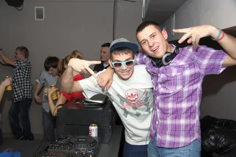 W klubie studenckim Enigma