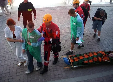ĆWICZENIA EWAKUACYJNE Z UDZIAŁEM STUDENTÓW WSBIO (SZPITAL POŁOŻNICZY)