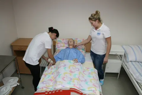 Państwowa Wyższa Szkoła Zawodowa w Ciechanowie - opiekun osoby starszej