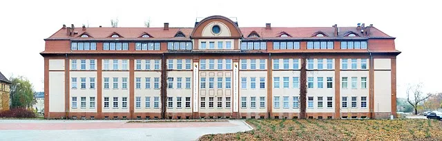 Międzynarodowa Wyższa Szkoła Logistyki i Transportu we Wrocławiu MWSLiT — materiał ilustracyjny