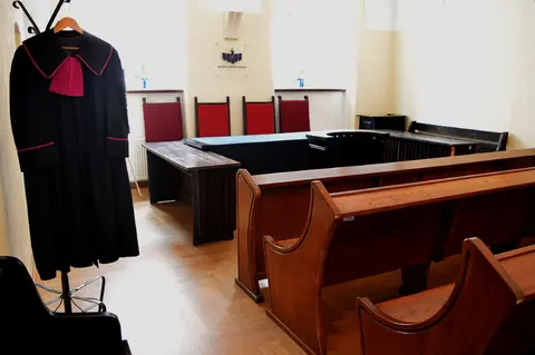 Wyższa Szkoła Prawa we Wrocławiu - sala sądowa