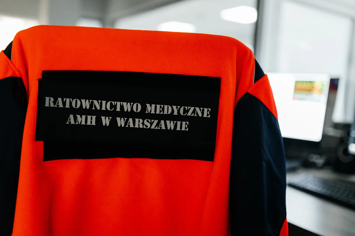 Akademia Medyczna Nauk Stosowanych i Holistycznych AMH — materiał ilustracyjny