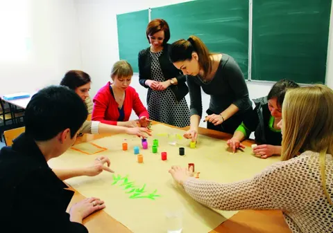 Zajęcia na pedagogicznych studiach podyplomowych, studenci Kujawsko - Pomorskiej Szkoły Wyższej