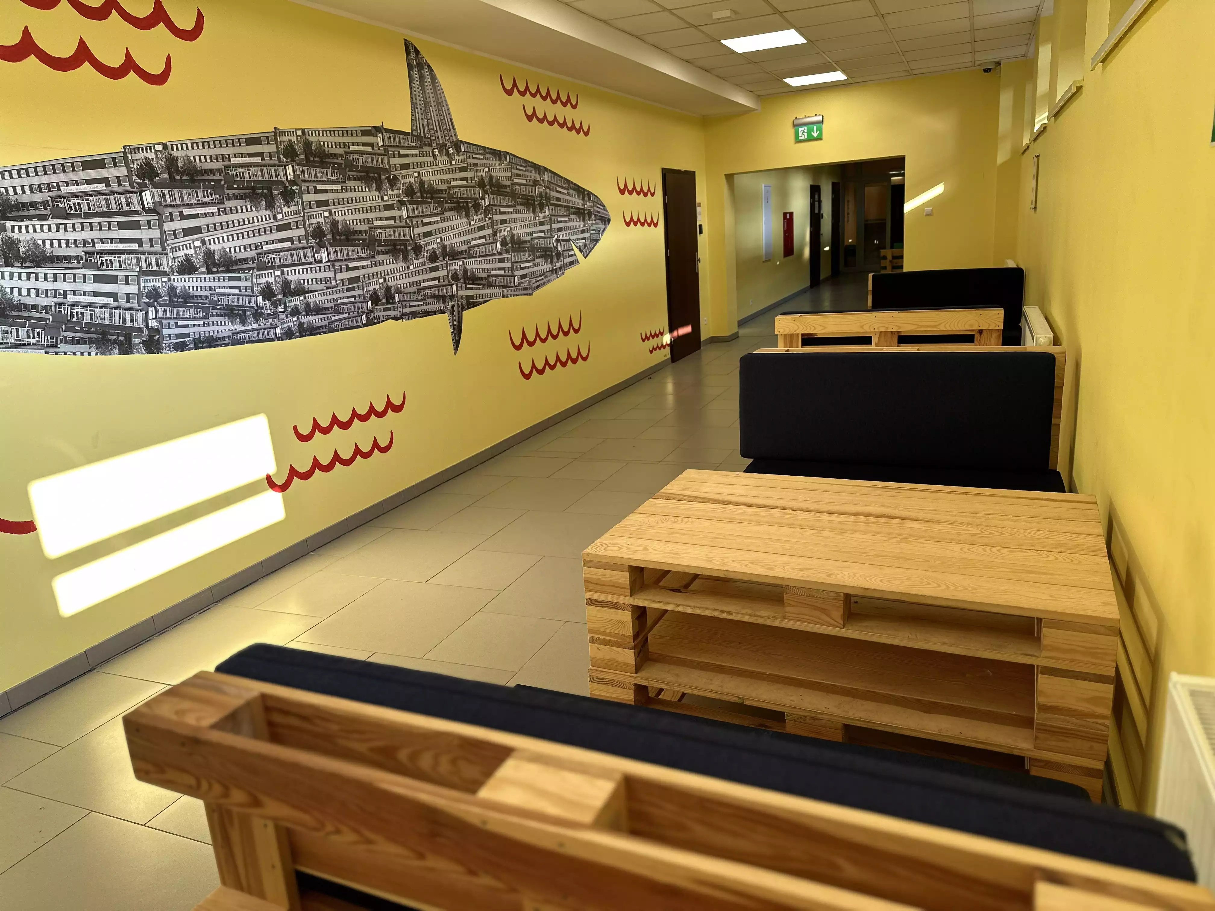 Strefa wypoczynkowa w holu ATA Wrocław