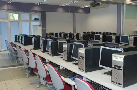 Wyższa Szkoła Informatyki i Zarządzania z siedzibą w Rzeszowie — zdjęcie z galerii