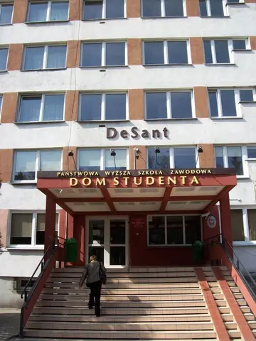 Dom Studenta DeSant przy ulicy Piłsudskiego 9 - Akademia im. Jakuba z Paradyża w Gorzowie Wielkopolskim